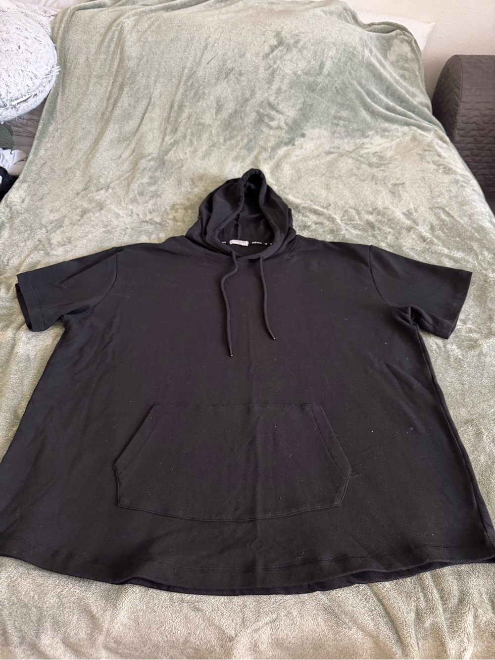 Black Short-Sleeve Hooded Pullover with Front Pocket